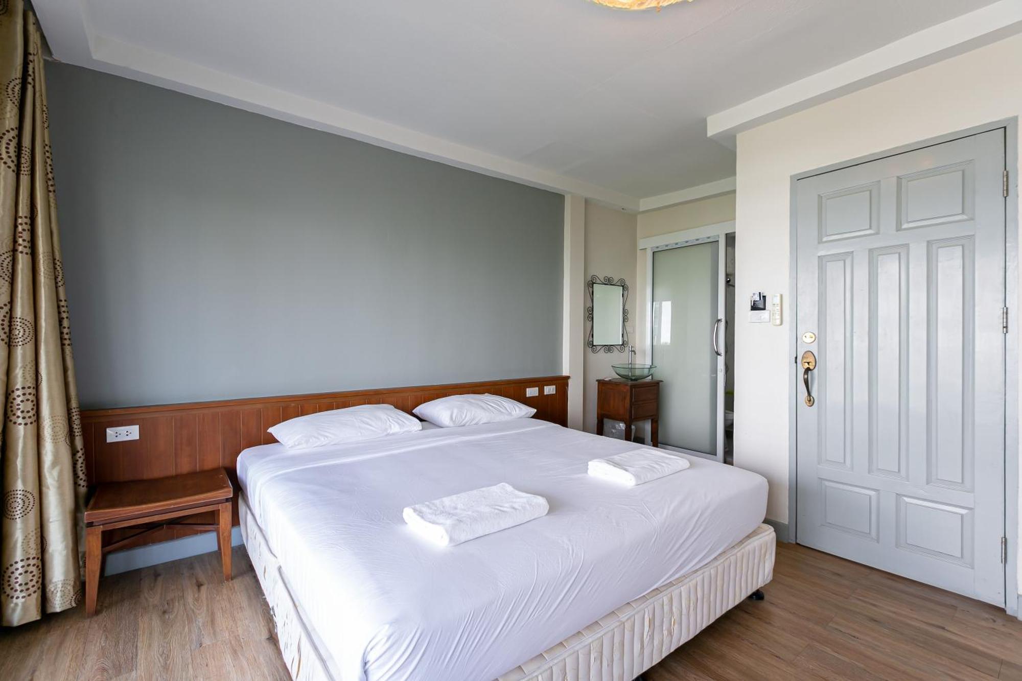 Wong Amat House Hotel Pattaya Buitenkant foto